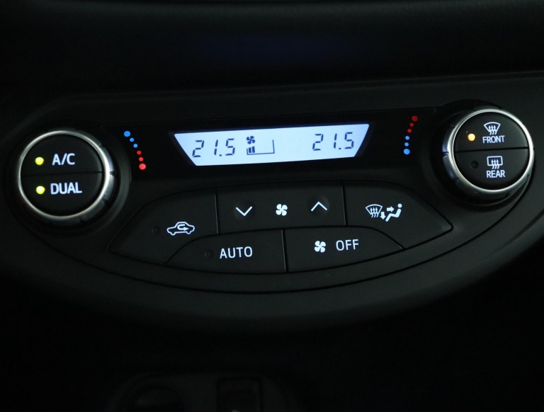 Toyota Yaris - 1.5 VVT-i Executive 7