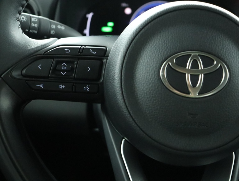 Toyota Yaris Cross - 1.5 Hybrid 115 Active 19