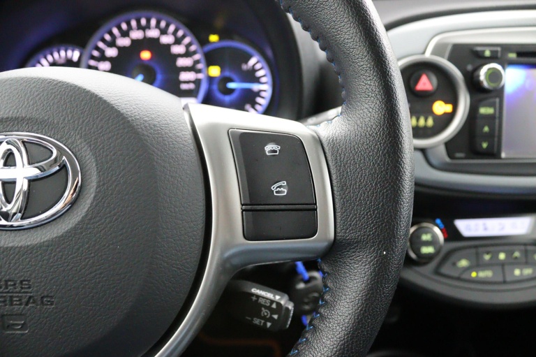 Toyota Yaris - 1.5 Full Hybrid Aspiration 18