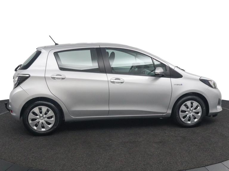 Toyota Yaris - 1.5 Full Hybrid Aspiration 6