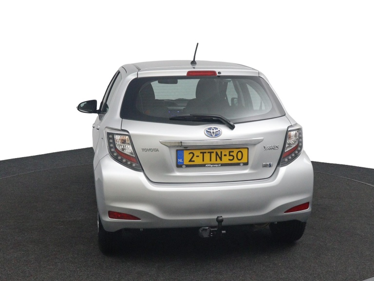 Toyota Yaris - 1.5 Full Hybrid Aspiration 8