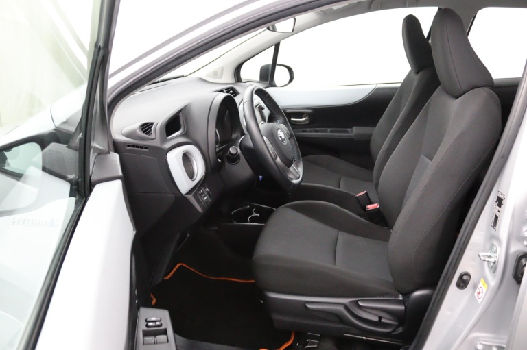 Toyota Yaris - 1.5 Full Hybrid Aspiration 9