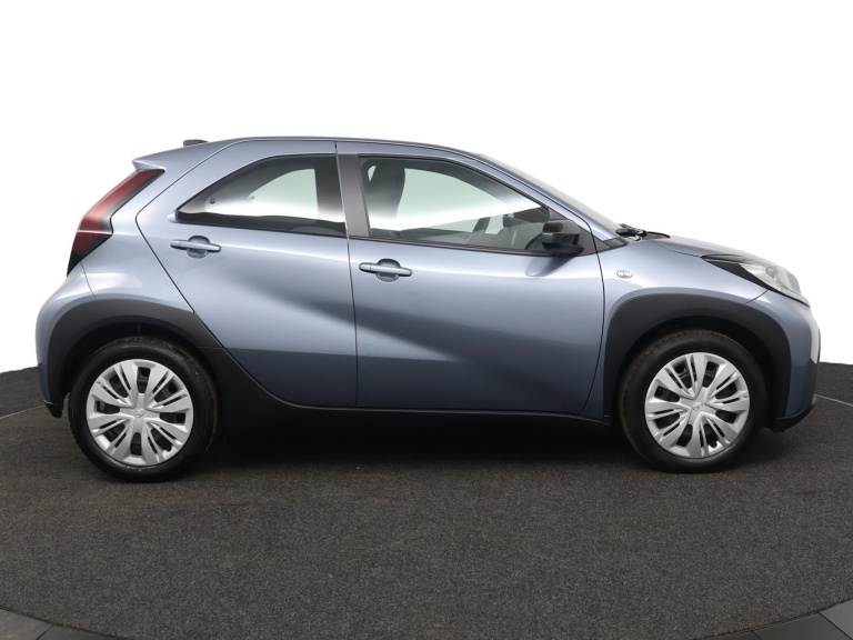 Toyota Aygo X - 1.0 VVT-i MT Play 13