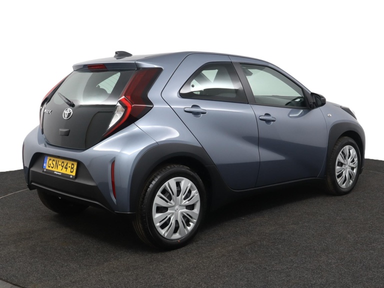 Toyota Aygo X - 1.0 VVT-i MT Play 2