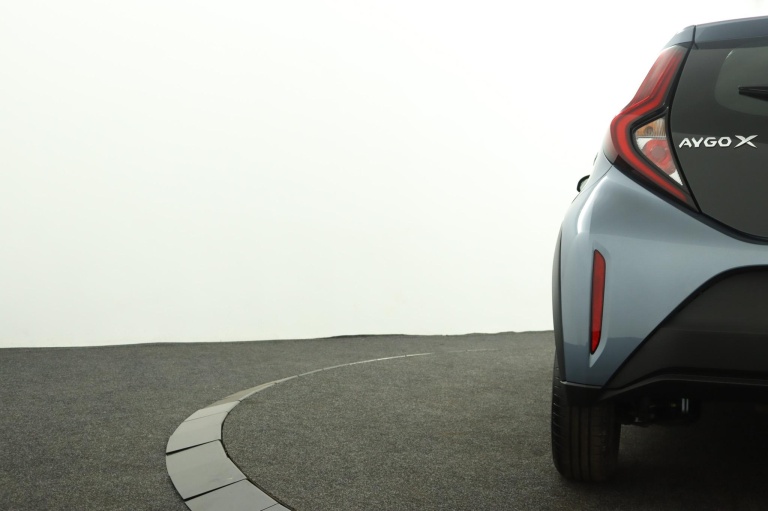 Toyota Aygo X - 1.0 VVT-i MT Play 40