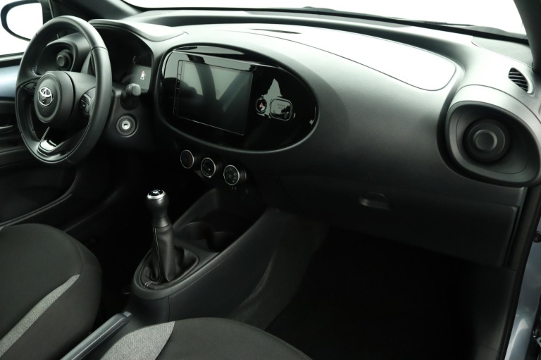 Toyota Aygo X - 1.0 VVT-i MT Play 42