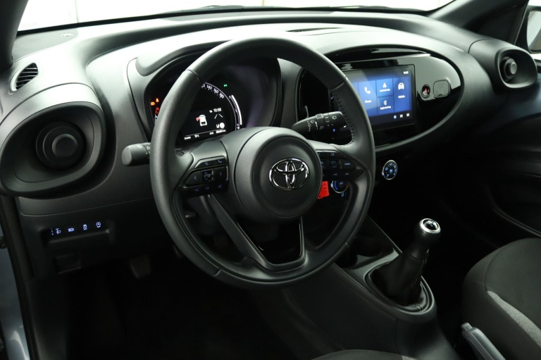 Toyota Aygo X - 1.0 VVT-i MT Play 58