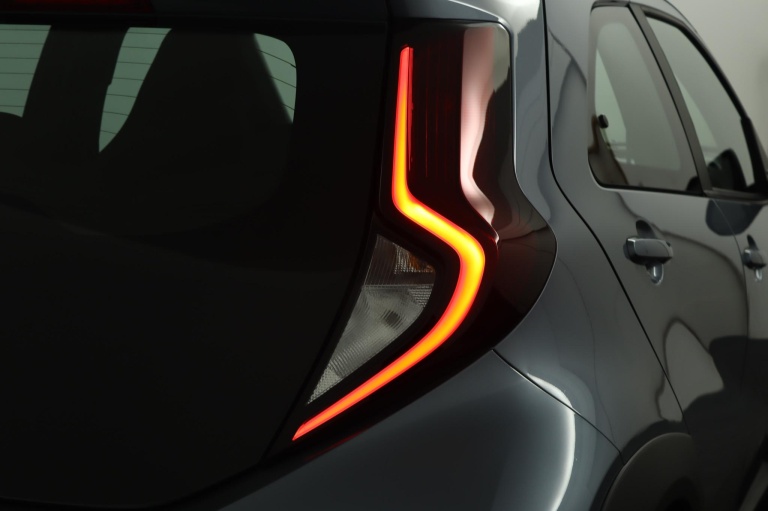 Toyota Aygo X - 1.0 VVT-i MT Play 61