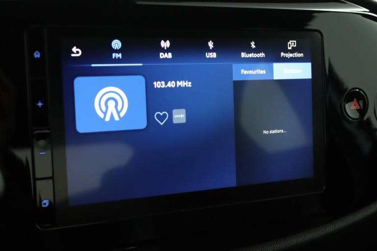 Toyota Aygo X - 1.0 VVT-i MT Play 8