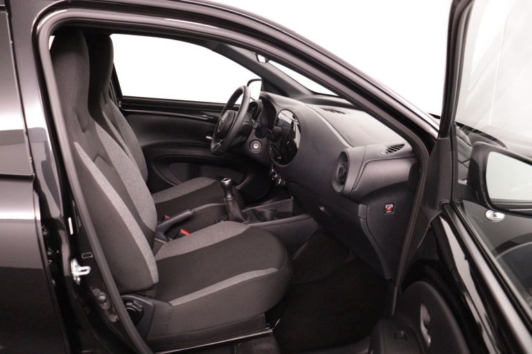 Toyota Aygo X - 1.0 VVT-i MT Play 21