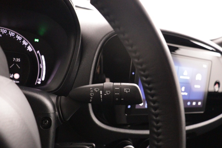 Toyota Aygo X - 1.0 VVT-i MT Play 30