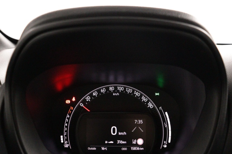 Toyota Aygo X - 1.0 VVT-i MT Play 6