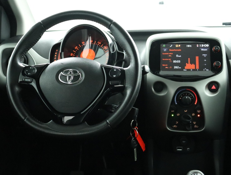 Toyota Aygo - 1.0 VVT-i x-play 48