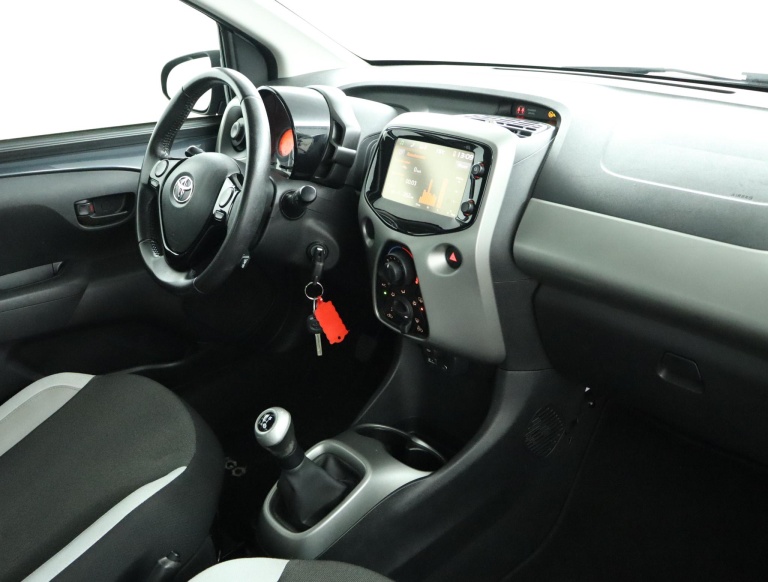 Toyota Aygo - 1.0 VVT-i x-play 49