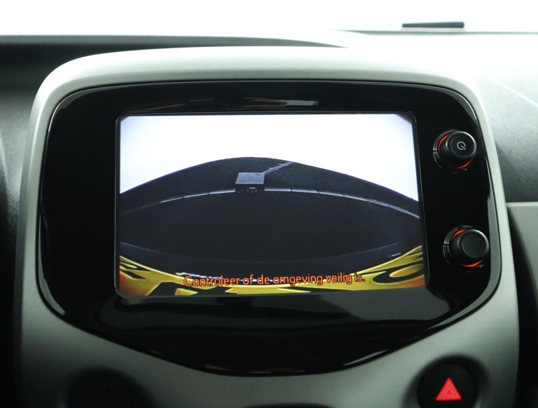 Toyota Aygo - 1.0 VVT-i x-play 9