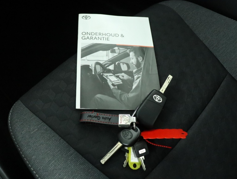 Toyota Yaris - 1.5 Hybrid Active 11