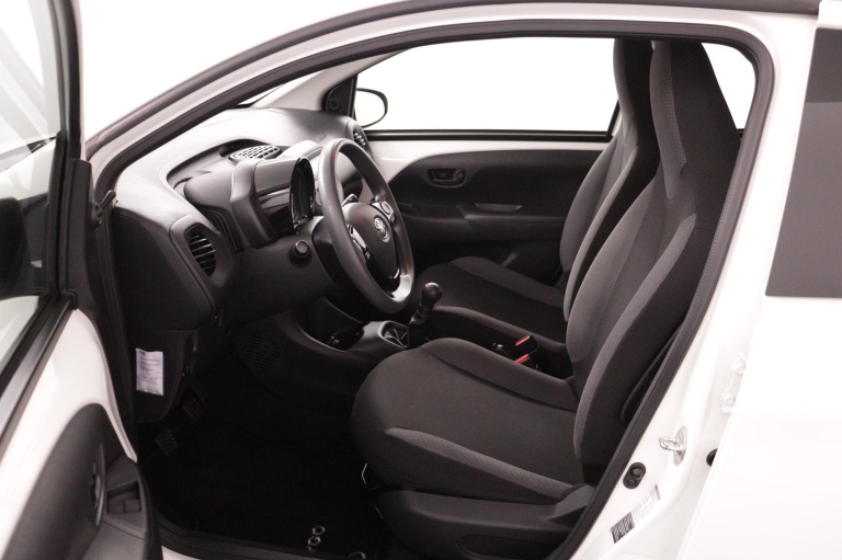 Toyota Aygo - 1.0 VVT-i x-fun 16