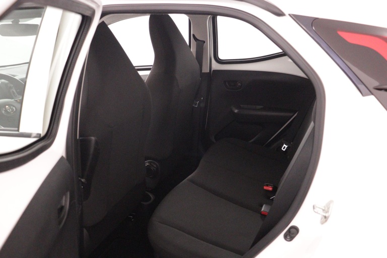 Toyota Aygo - 1.0 VVT-i x-fun 17