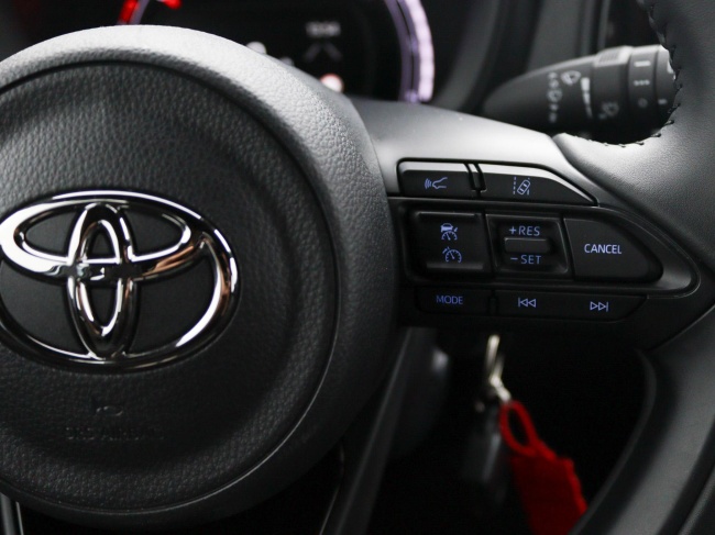 Toyota Aygo X - 1.0 VVT-i MT Play