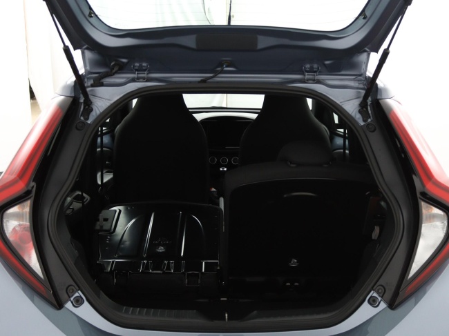 Toyota Aygo X - 1.0 VVT-i MT Play