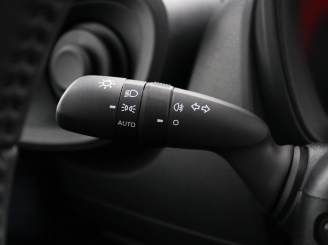 Toyota Aygo X - 1.0 VVT-i MT Play