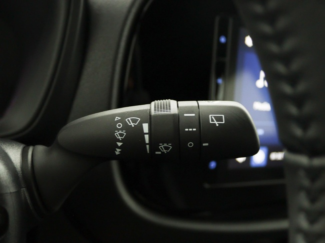 Toyota Aygo X - 1.0 VVT-i MT Play