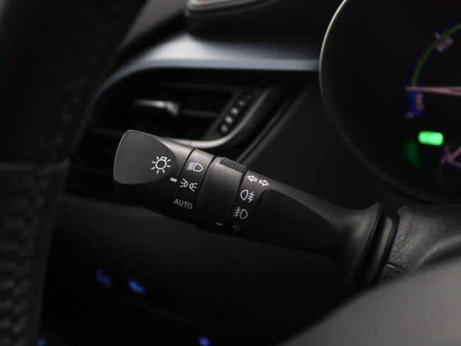 Toyota C-HR - 1.8 Hybrid Style