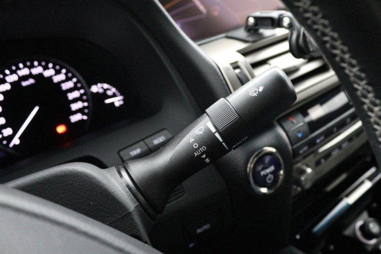 Lexus LS - 600h F Sport Line 29