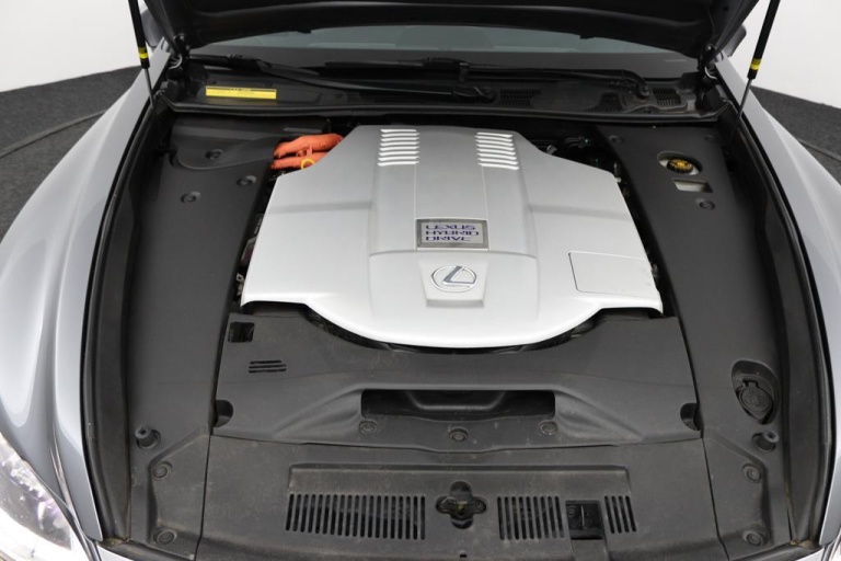 Lexus LS - 600h F Sport Line 31