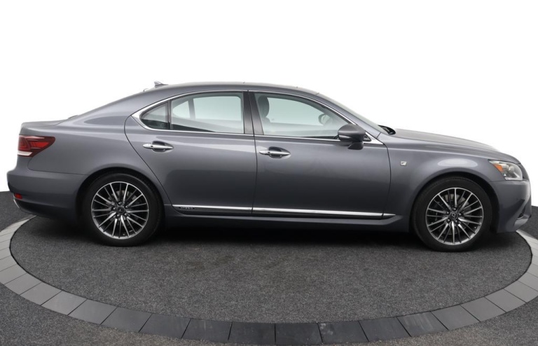 Lexus LS - 600h F Sport Line 37