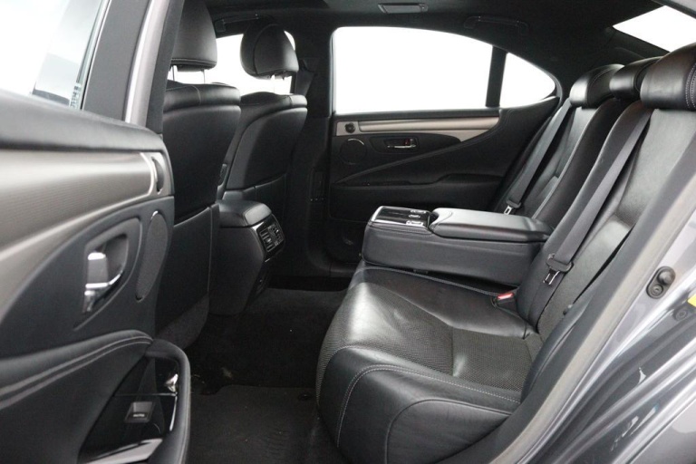 Lexus LS - 600h F Sport Line 43