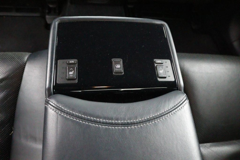 Lexus LS - 600h F Sport Line 44