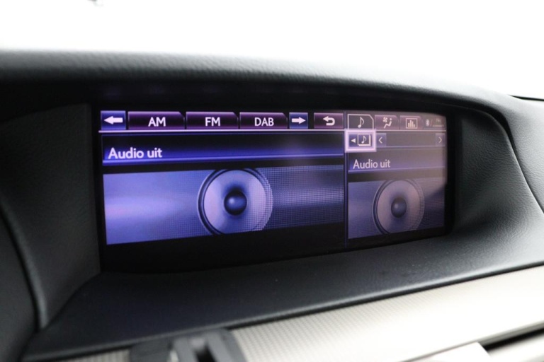 Lexus LS - 600h F Sport Line 8