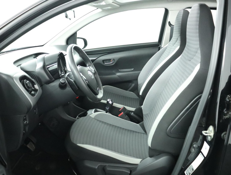 Toyota Aygo - 1.0 VVT-i x-joy 17