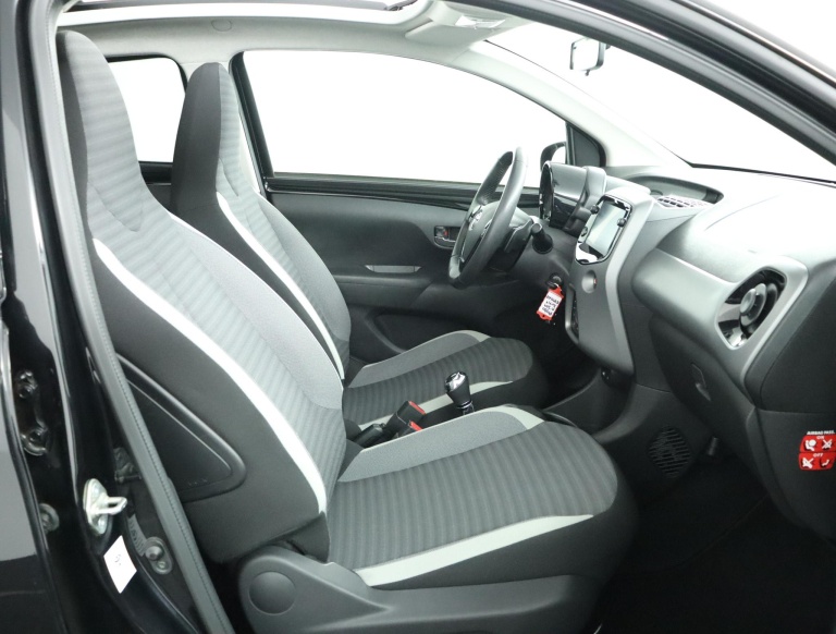 Toyota Aygo - 1.0 VVT-i x-joy 22