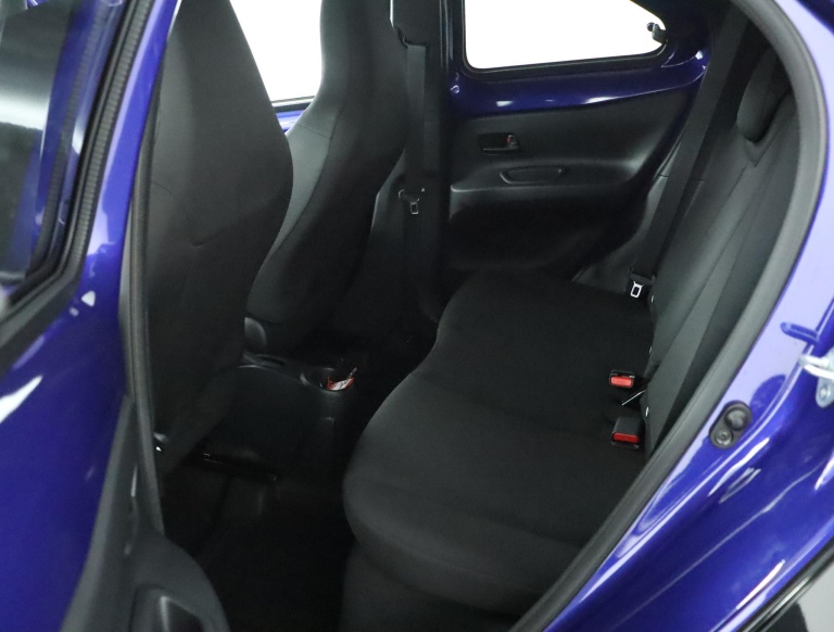 Toyota Aygo X - 1.0 VVT-i S-CVT Pulse 18