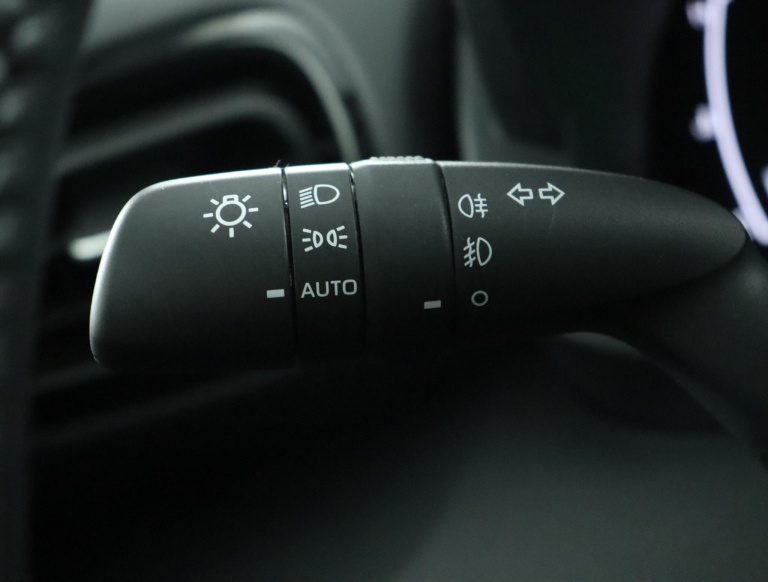 Toyota Yaris - 1.5 Hybrid 115 First Edition 29