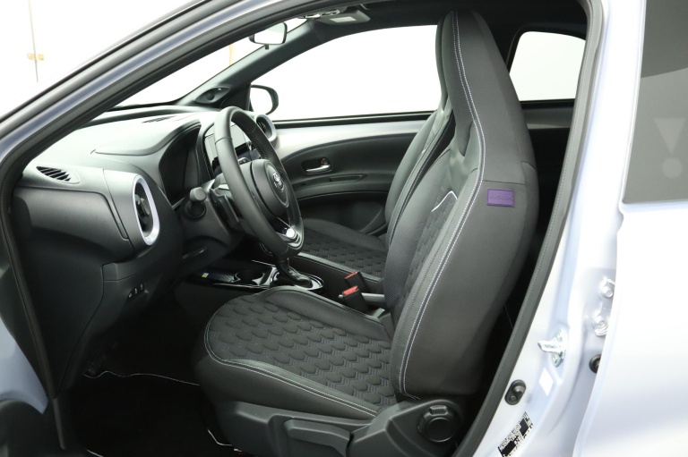 Toyota Aygo X - 1.0 VVT-i S-CVT JBL 17