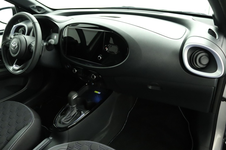 Toyota Aygo X - 1.0 VVT-i S-CVT JBL 43