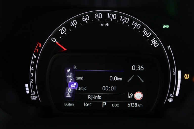 Toyota Aygo X - 1.0 VVT-i S-CVT JBL 51