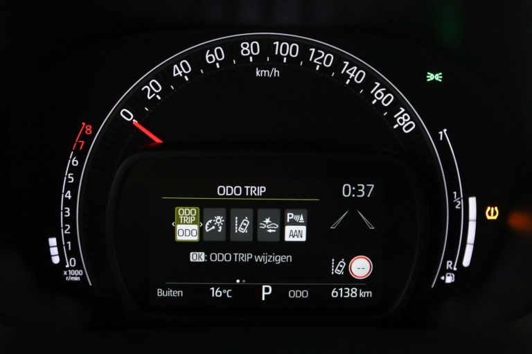 Toyota Aygo X - 1.0 VVT-i S-CVT JBL 52