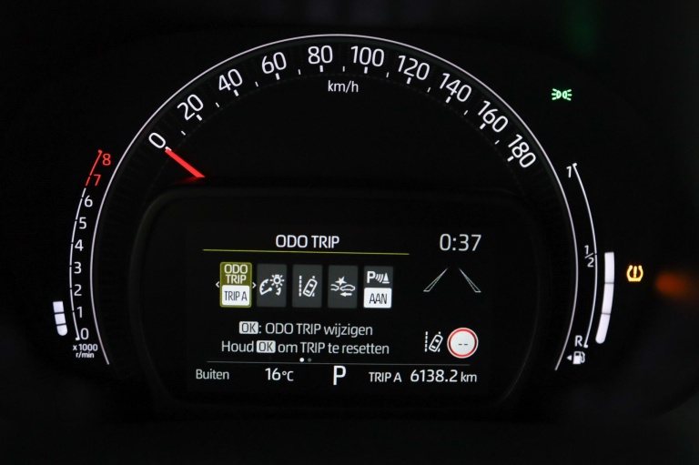 Toyota Aygo X - 1.0 VVT-i S-CVT JBL 53