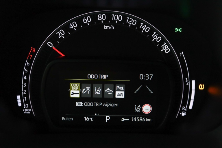 Toyota Aygo X - 1.0 VVT-i S-CVT JBL 55