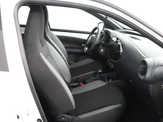 Toyota Aygo X - 1.0 VVT-i S-CVT Play