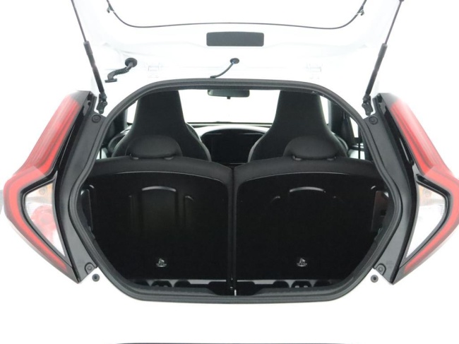 Toyota Aygo X - 1.0 VVT-i S-CVT Play