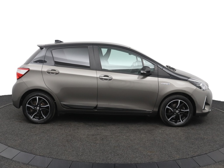 Toyota Yaris - 1.5 Hybrid Premium 13