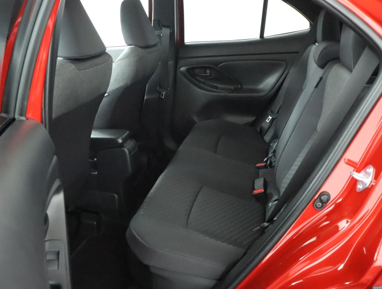 Toyota Yaris Cross - 1.5 Hybrid 115 Dynamic 18