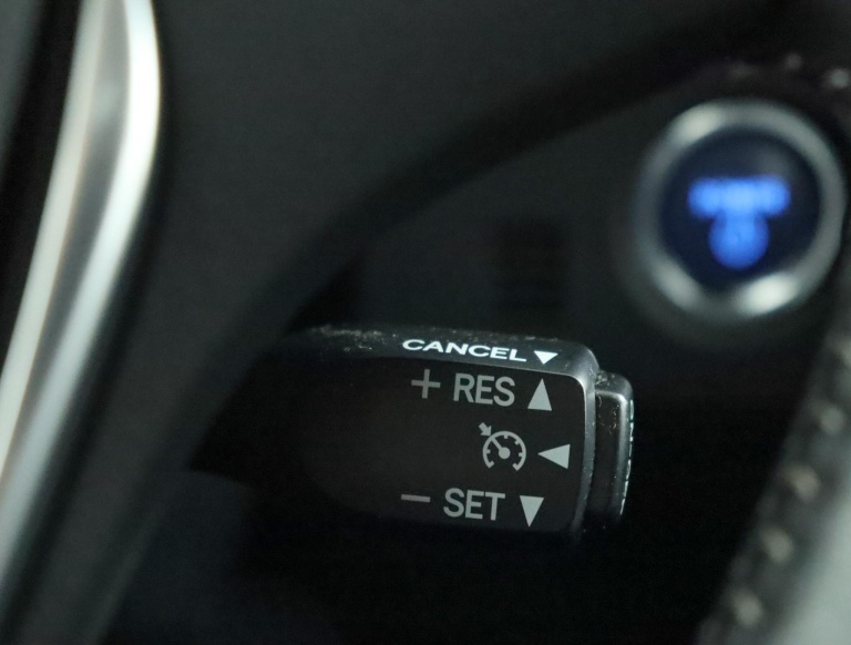 Toyota Auris - 1.8 Hybrid Aspiration 42
