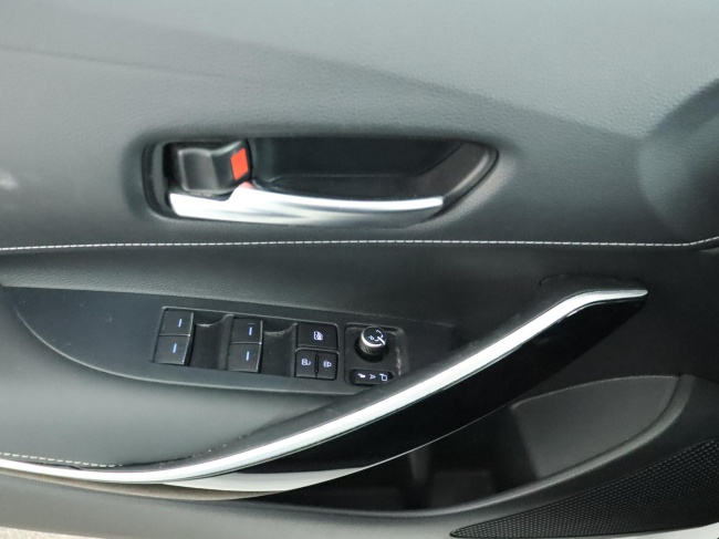 Toyota Corolla Touring Sports - 1.8 Hybrid TeamNL