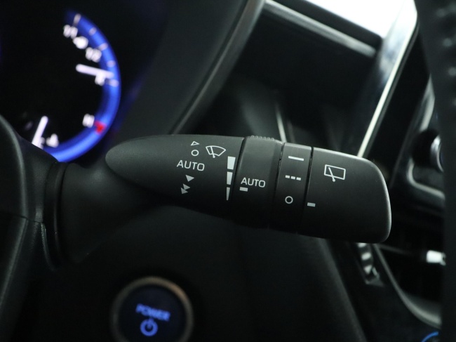 Toyota Corolla Touring Sports - 1.8 Hybrid TeamNL